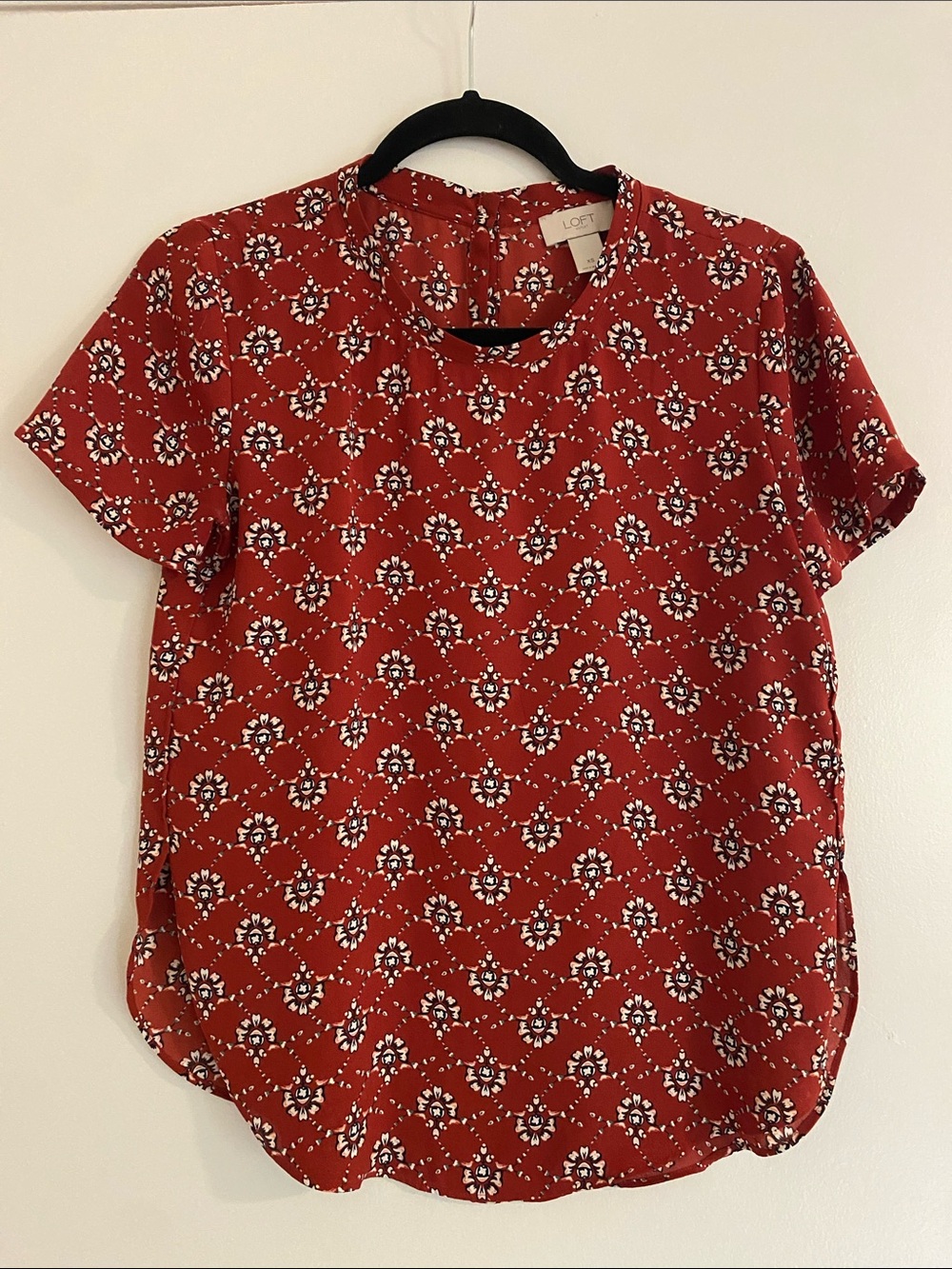 LOFT Red Floral-Print Short Sleeve Blouse